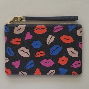 Leather Fossil Lips Medium Wristlet